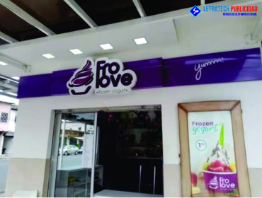 Letrero metálico y vinil adhesivo sin iluminación