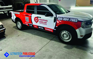 Decoración vehicular en vinil adhesivo impreso.