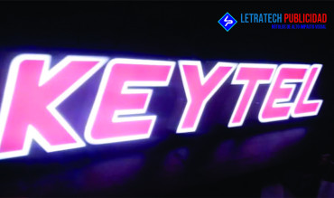 Letras corpóreas en acrilico con iluminación led