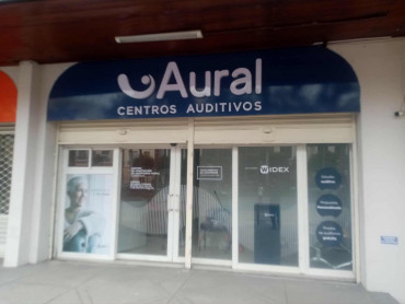 Letras corpóreas sobre aluminio compuesto