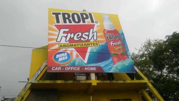 Valla Publicitaria , lona impresa y estructura metálica